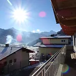 Alpenjuwel By Piaunddirk * Hippach