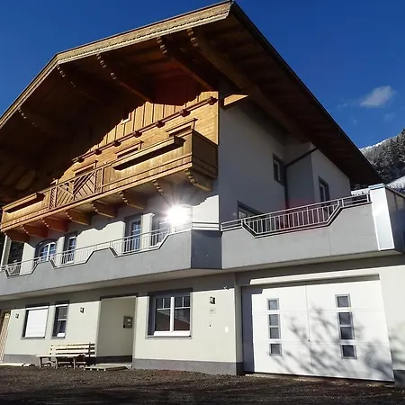 Alpenjuwel By Piaunddirk Apartmán